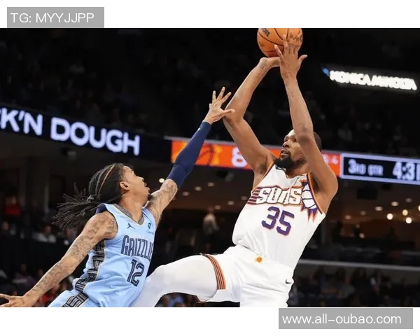 墨菲表现惊艳19投10中斩获27分8篮板5助攻三分球更是15投7中引发球队关注